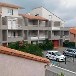 Ebenerdige Fuer Vier Personen By Interhome Saint-Cyprien (Pyrenees-Orientales)